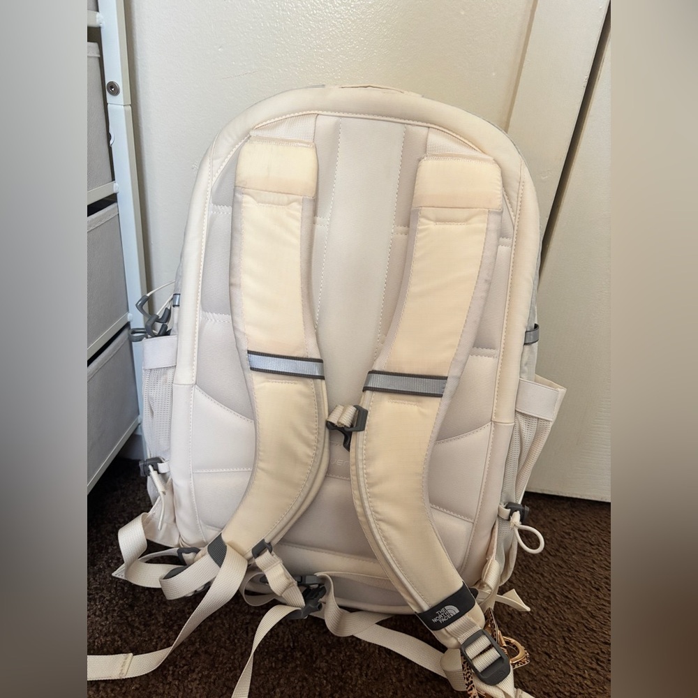 North face backpack - Picture 2 of 2